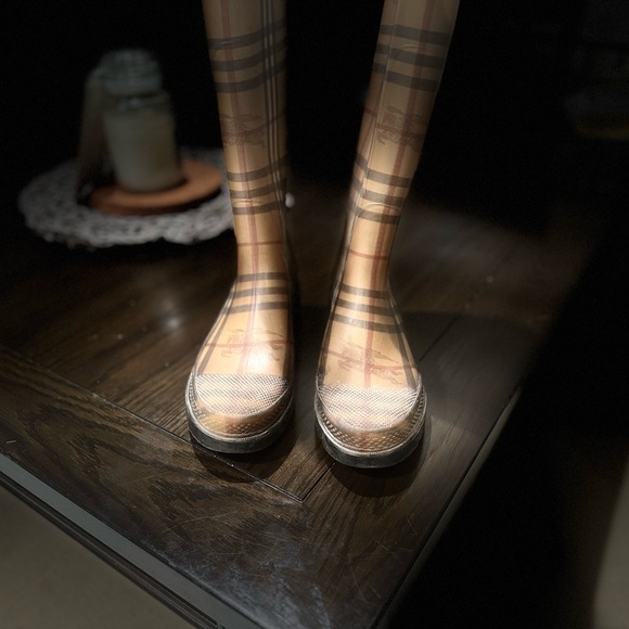 Burberry Haymarket Check Pattern Rubber Rain Boots - Picture 5 of 5